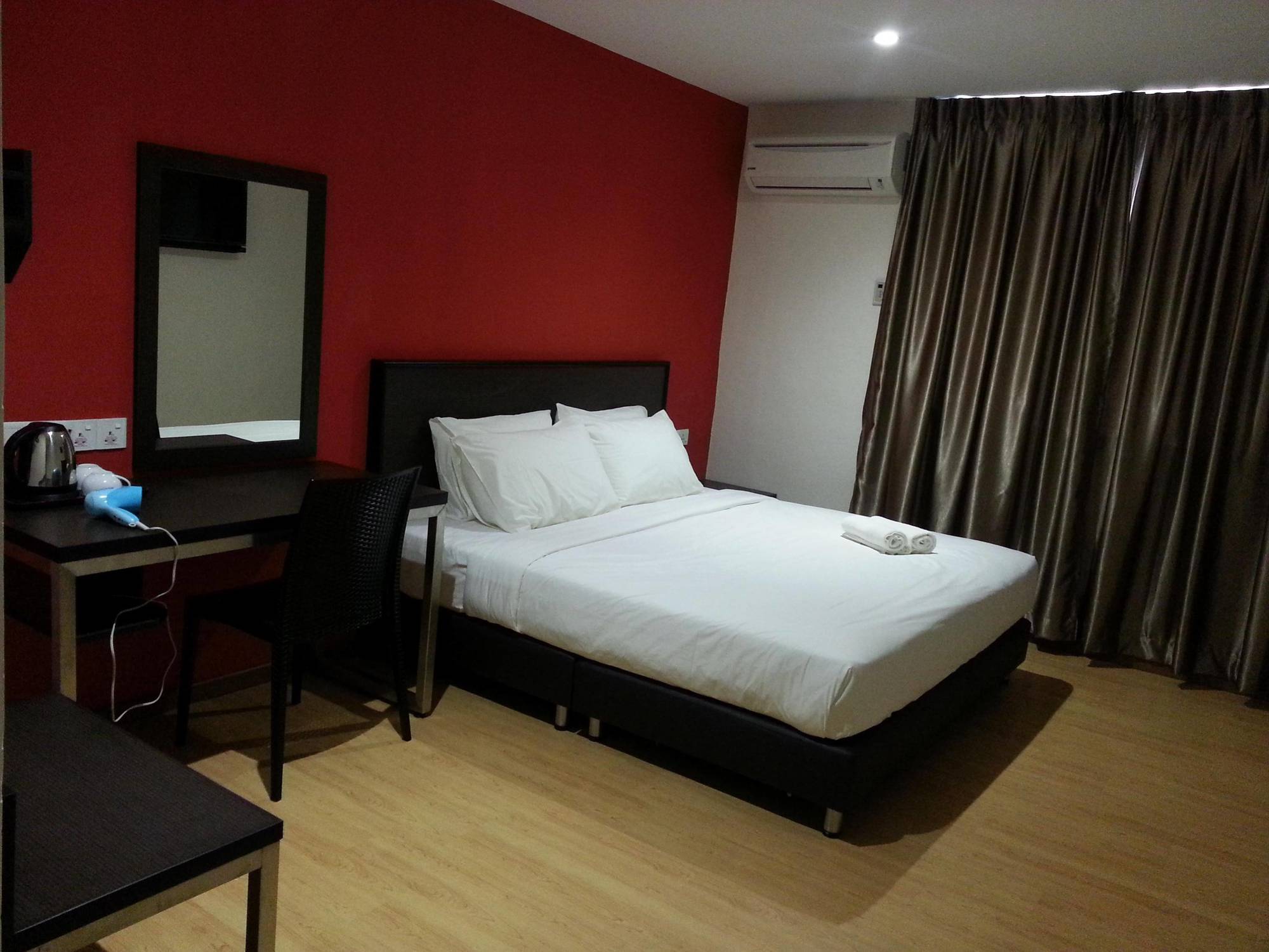 Padungan Hotel Kuching Exterior foto